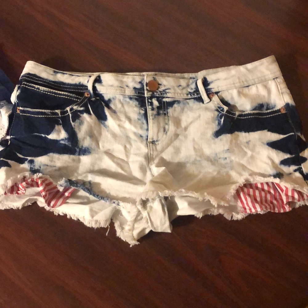 light wash jean shorts